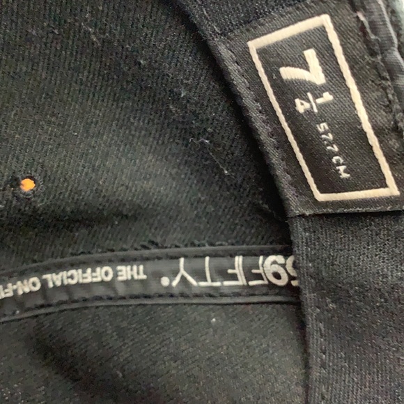 Pirates Hat. Size is 7 1/4 - Picture 7 of 7